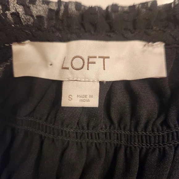 The LOFT Pretty feminine  Black Sleeveless Top size Sm - Picture 2 of 6